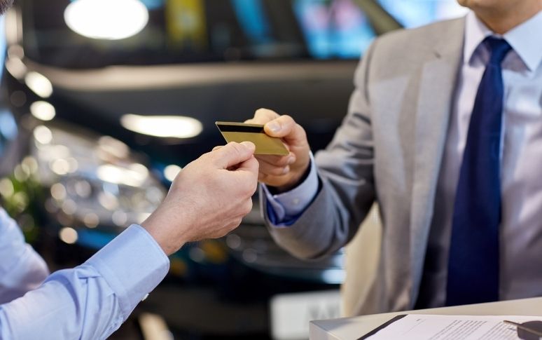 Credit Card Benefits and Drawbacks