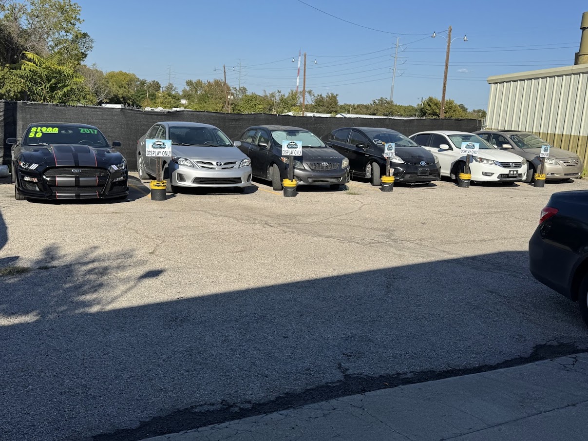 Lightning Auto Group LLC