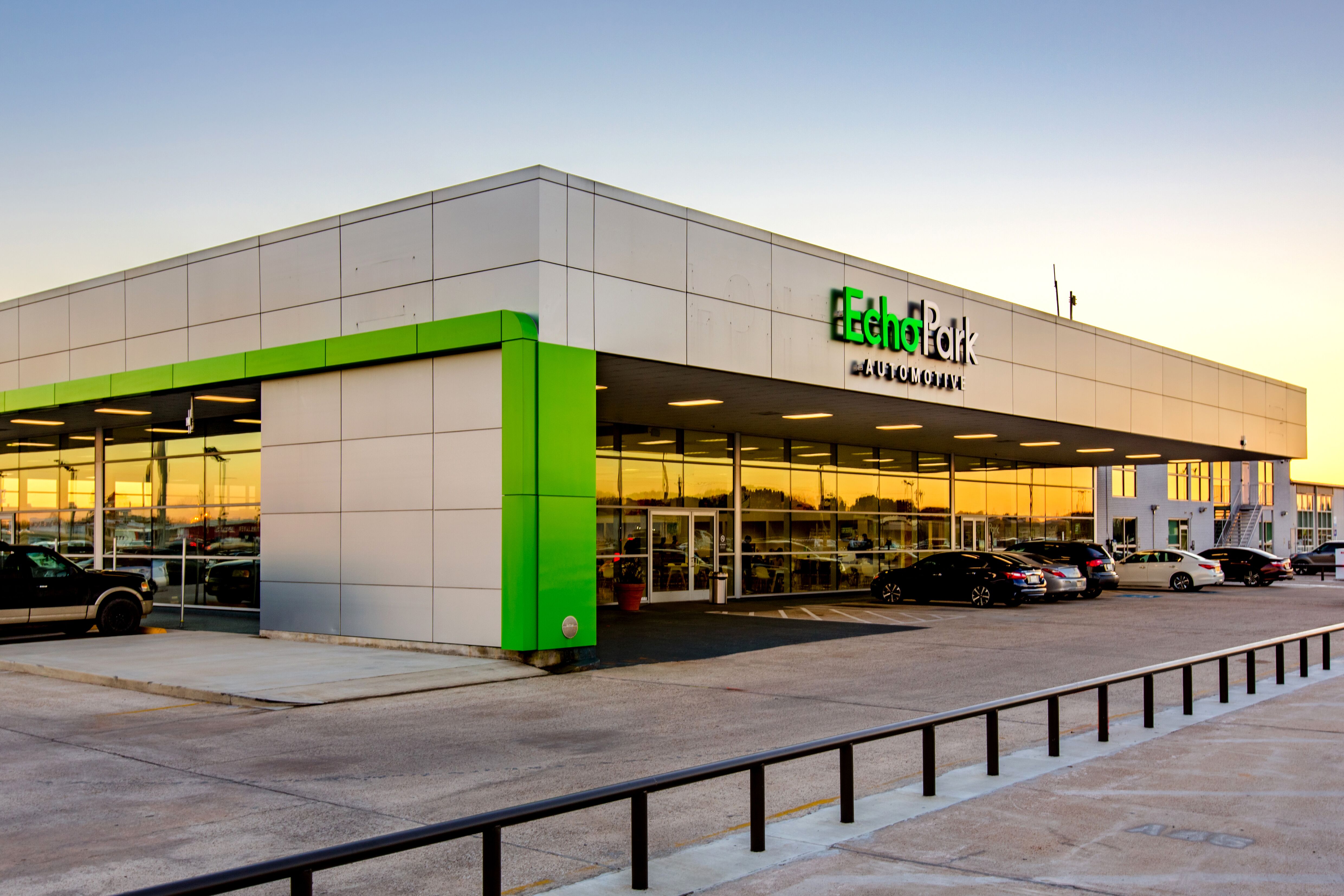 EchoPark Automotive Houston (North Freeway)