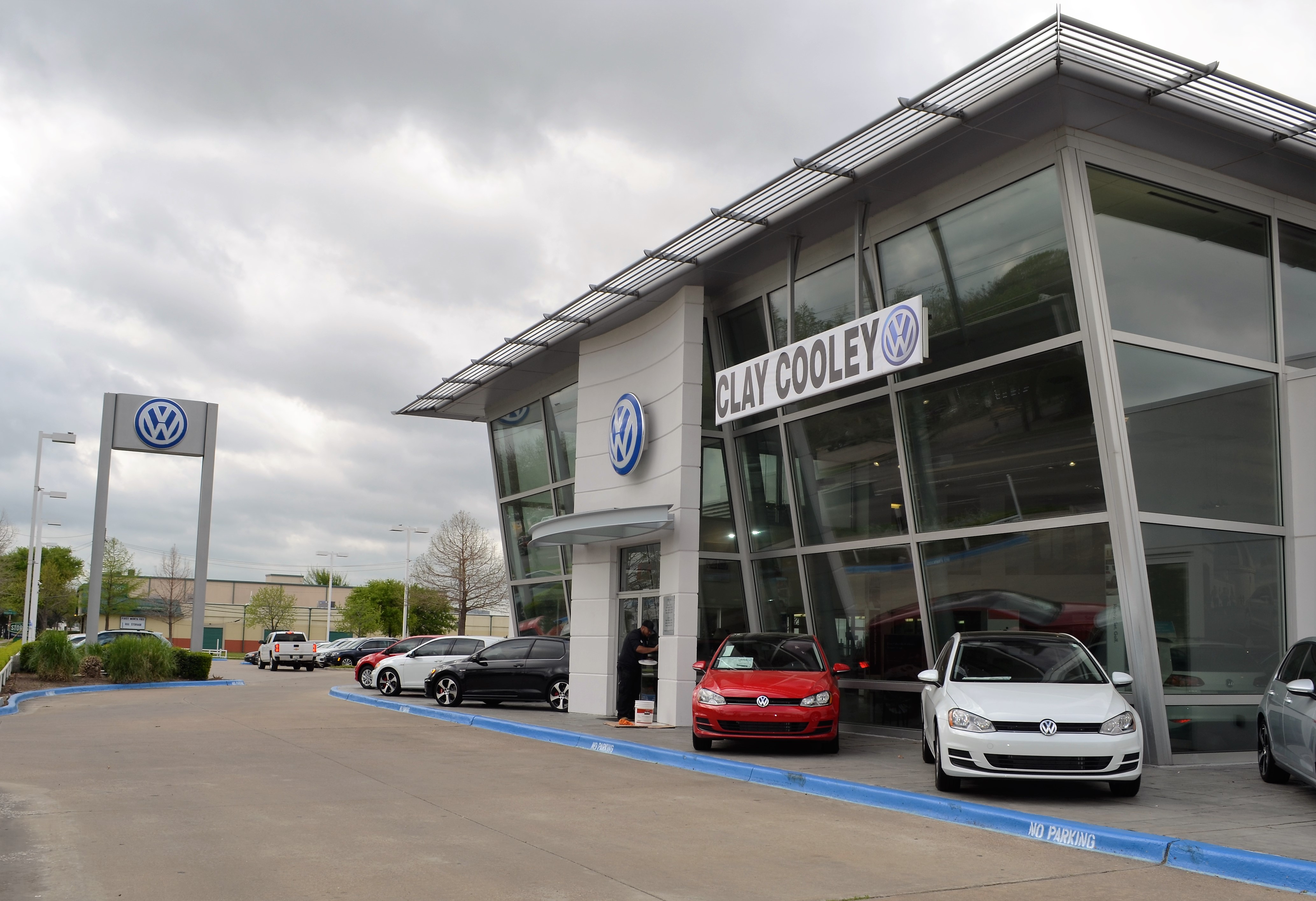 Clay Cooley Volkswagen of Park Cities