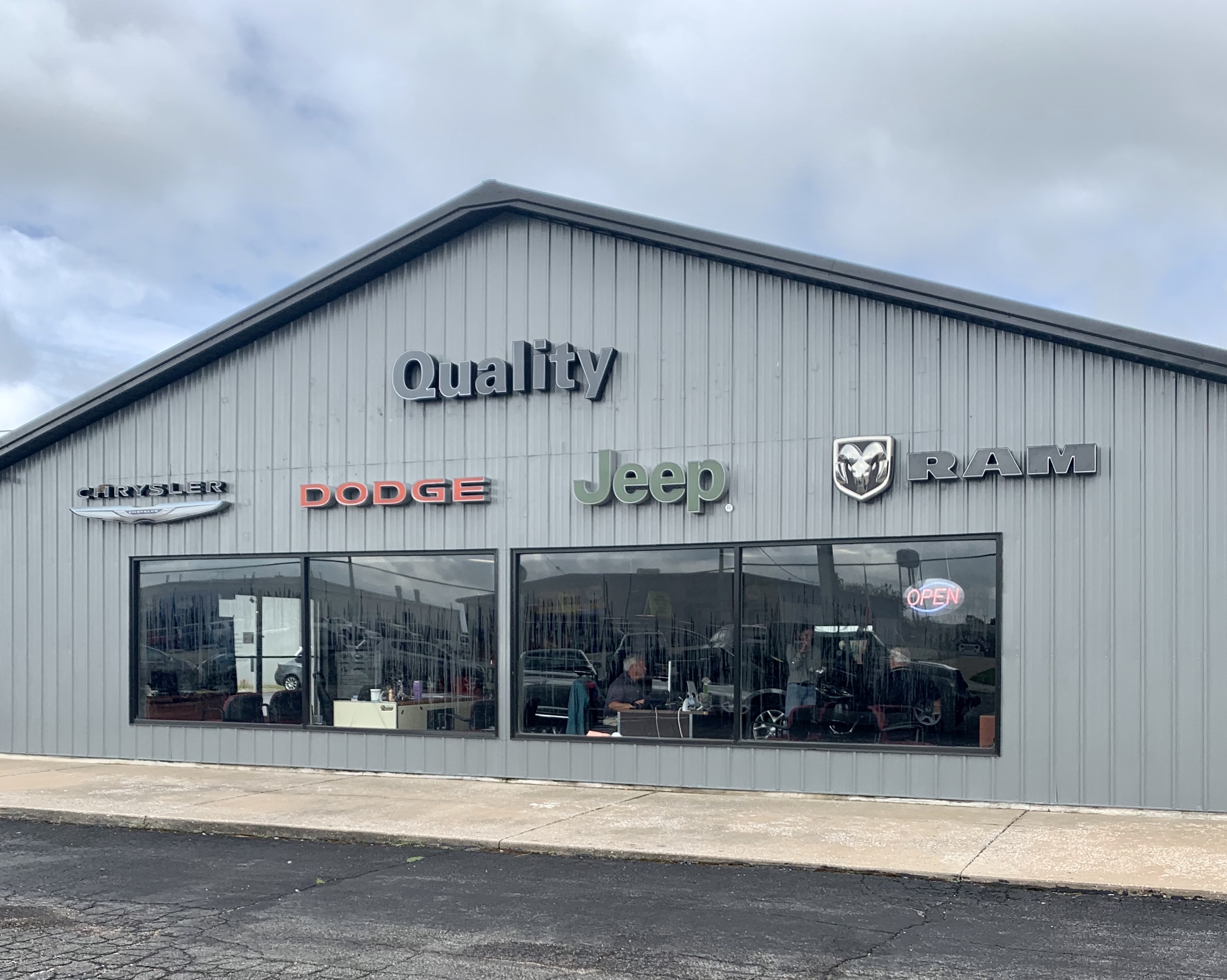 Quality Chrysler Dodge Jeep Ram of Jerseyville