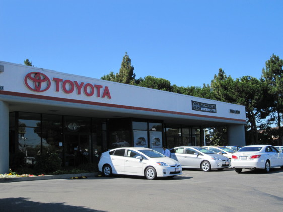 Magnussen's Toyota of Palo Alto