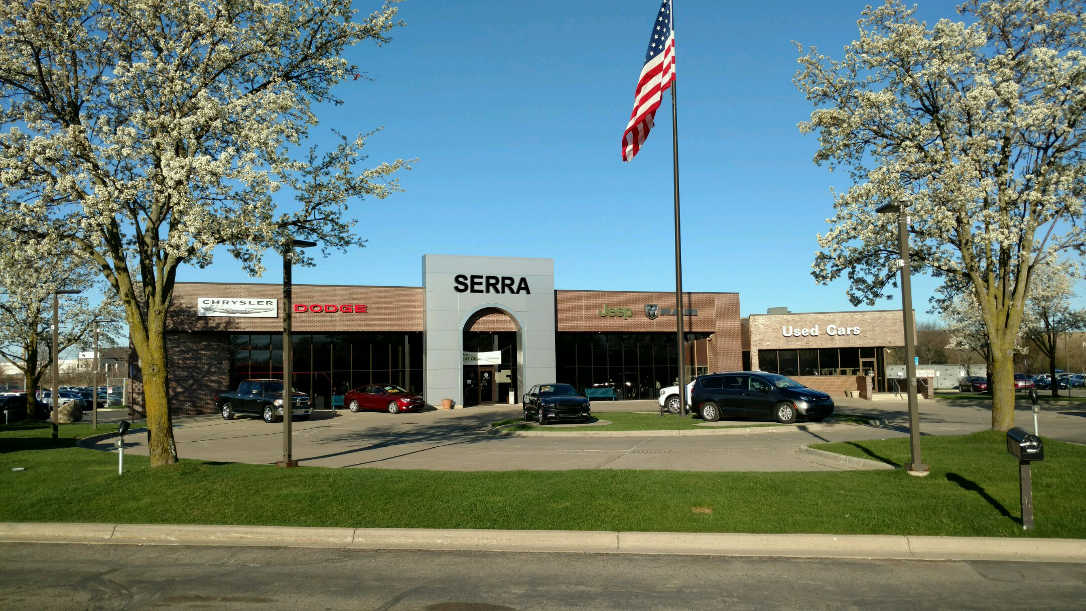 Serra CDJR Lake Orion