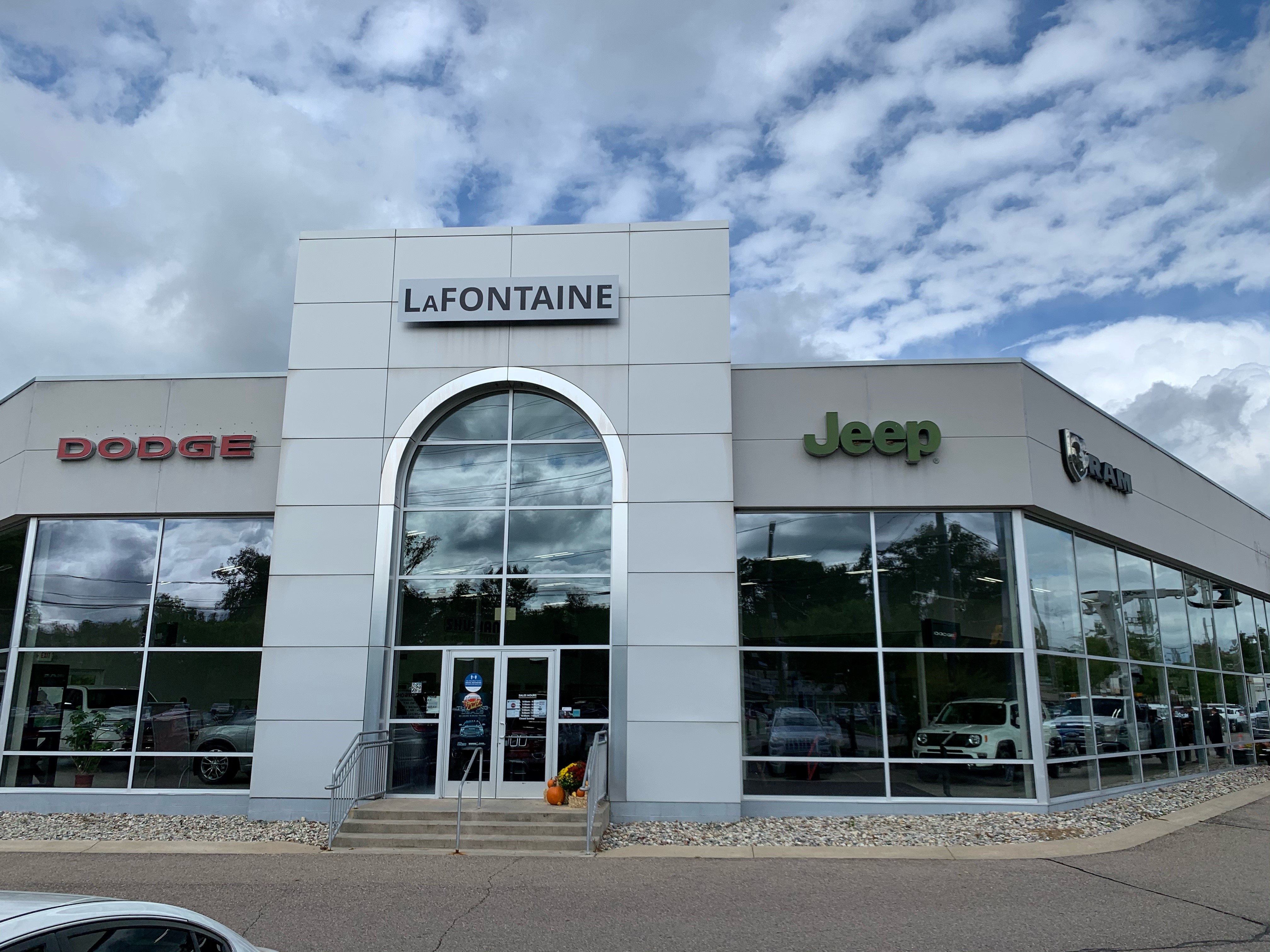Lafontaine Chrysler Dodge Jeep Ram of Walled Lake