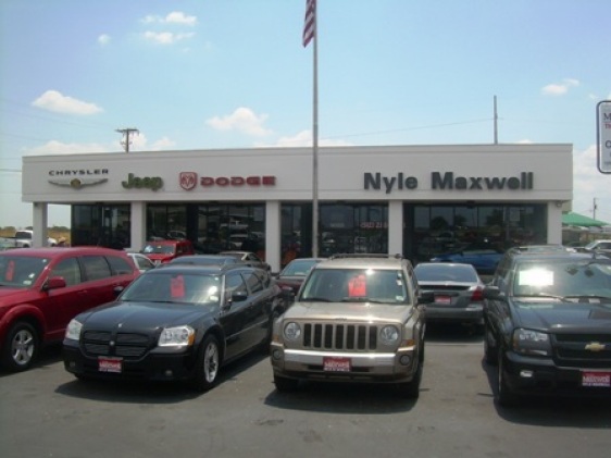 Nyle Maxwell CDJR of Taylor