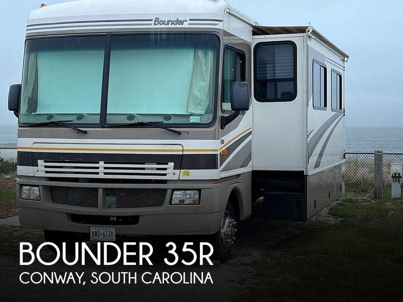 Fleetwood Bounder 35R Class A 2004 for Sale