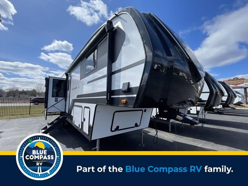 2024 East To West East To West Blackthorn 3700BH-OK 40ft for Sale