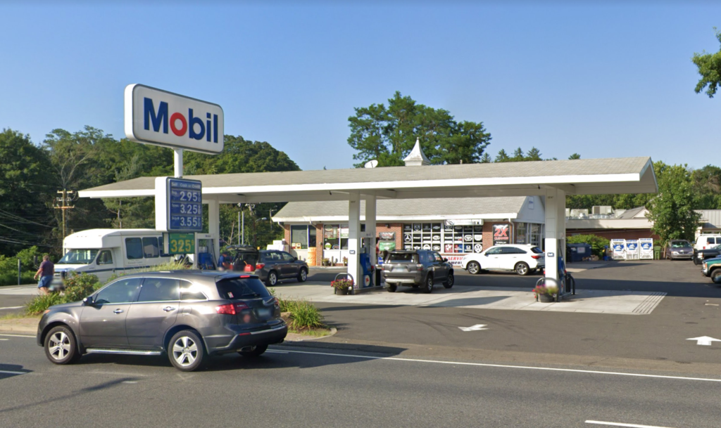 Trumbull Mobil Service Center