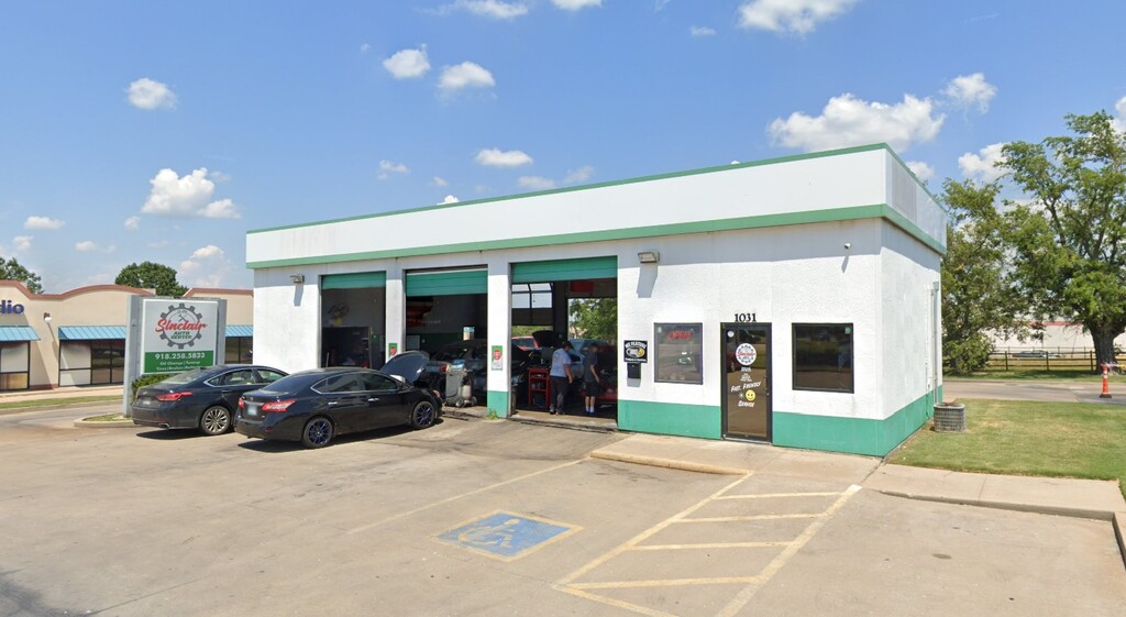Sinclair Auto Center of Broken Arrow
