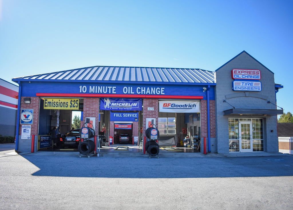 Express Oil Change & Tire Engineers - Overland Park